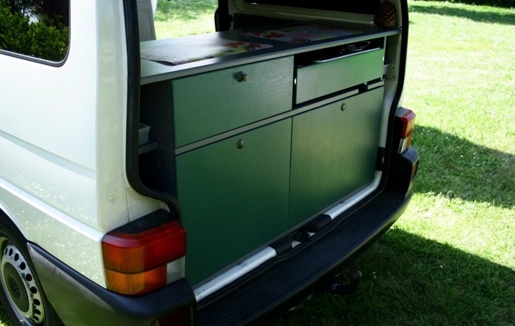 Dritter T4 – Detail des Möbelbaus